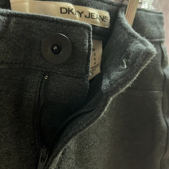 Dkny dark grey zip up leggings - size 4, skinny, stretch, back pockets - Picture 6 of 6